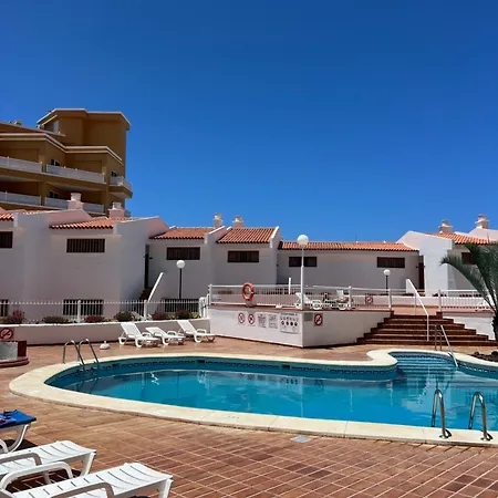 Detail Oasic Park 公寓 阿德耶